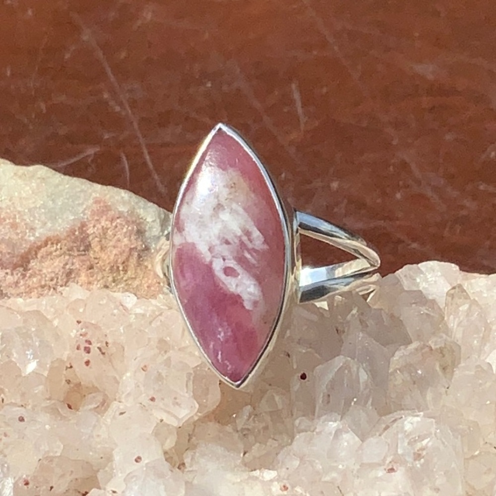 NATURAL RUBELLITE PINK TOURMALINE WITH QUARTZ 925 STERLING SILVER RING, SIZE 8